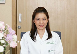 Dr.Suchada.jpg